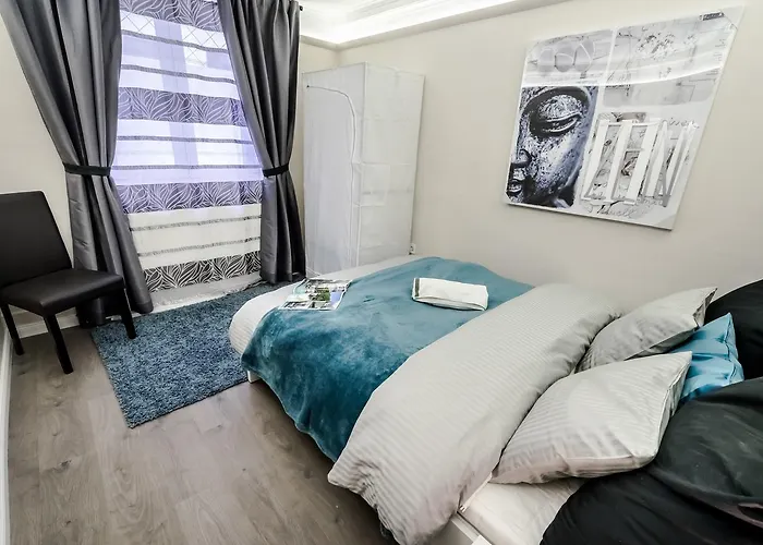 Roeck Premier Downtown