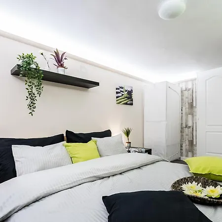 Roeck Premier Downtown *