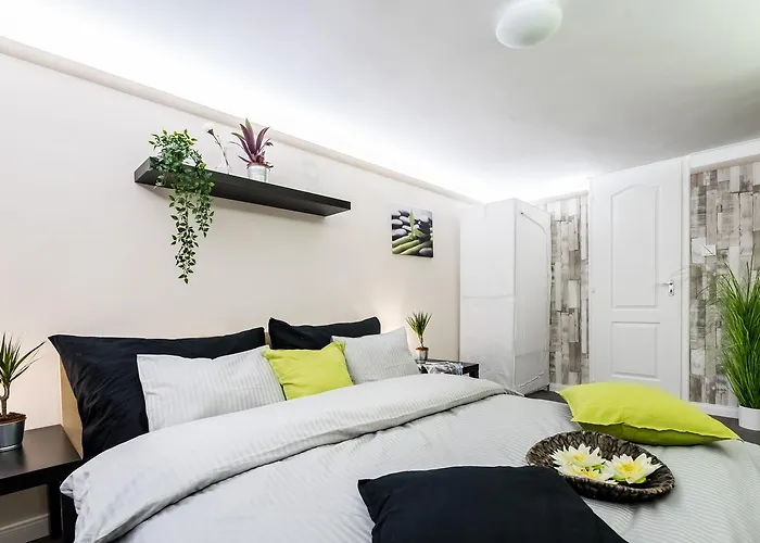 Roeck Premier Downtown *